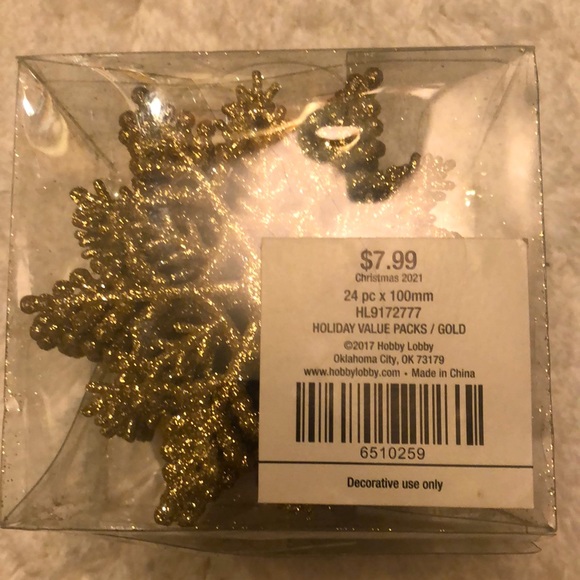 Bundle of 10 Holiday Ornaments - Picture 7 of 12